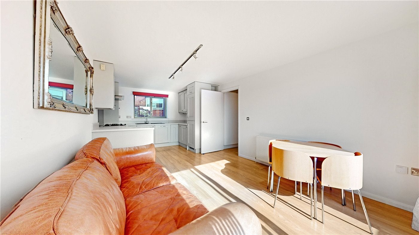 Flat York Way in Greater London