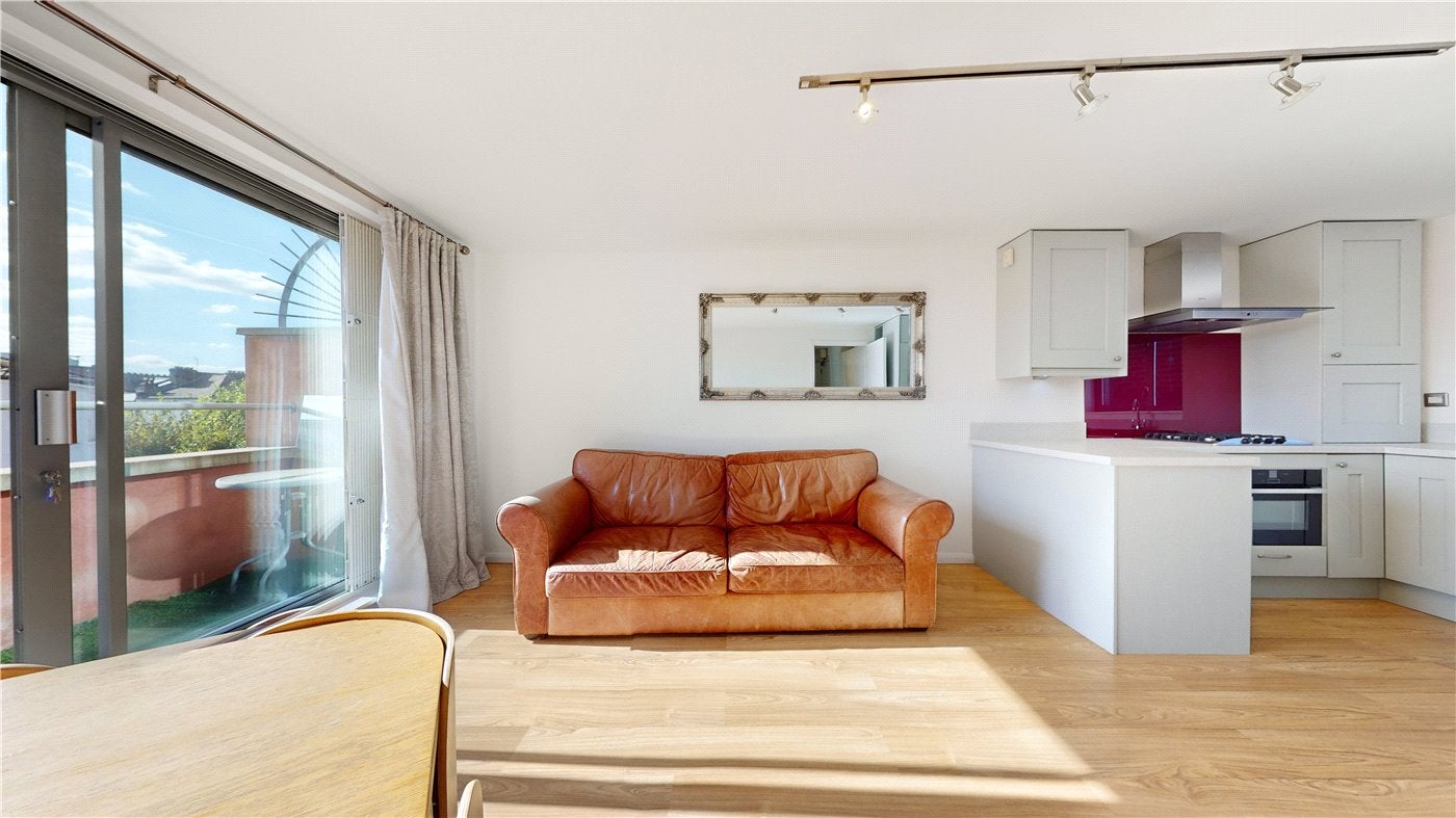 Flat York Way in Greater London