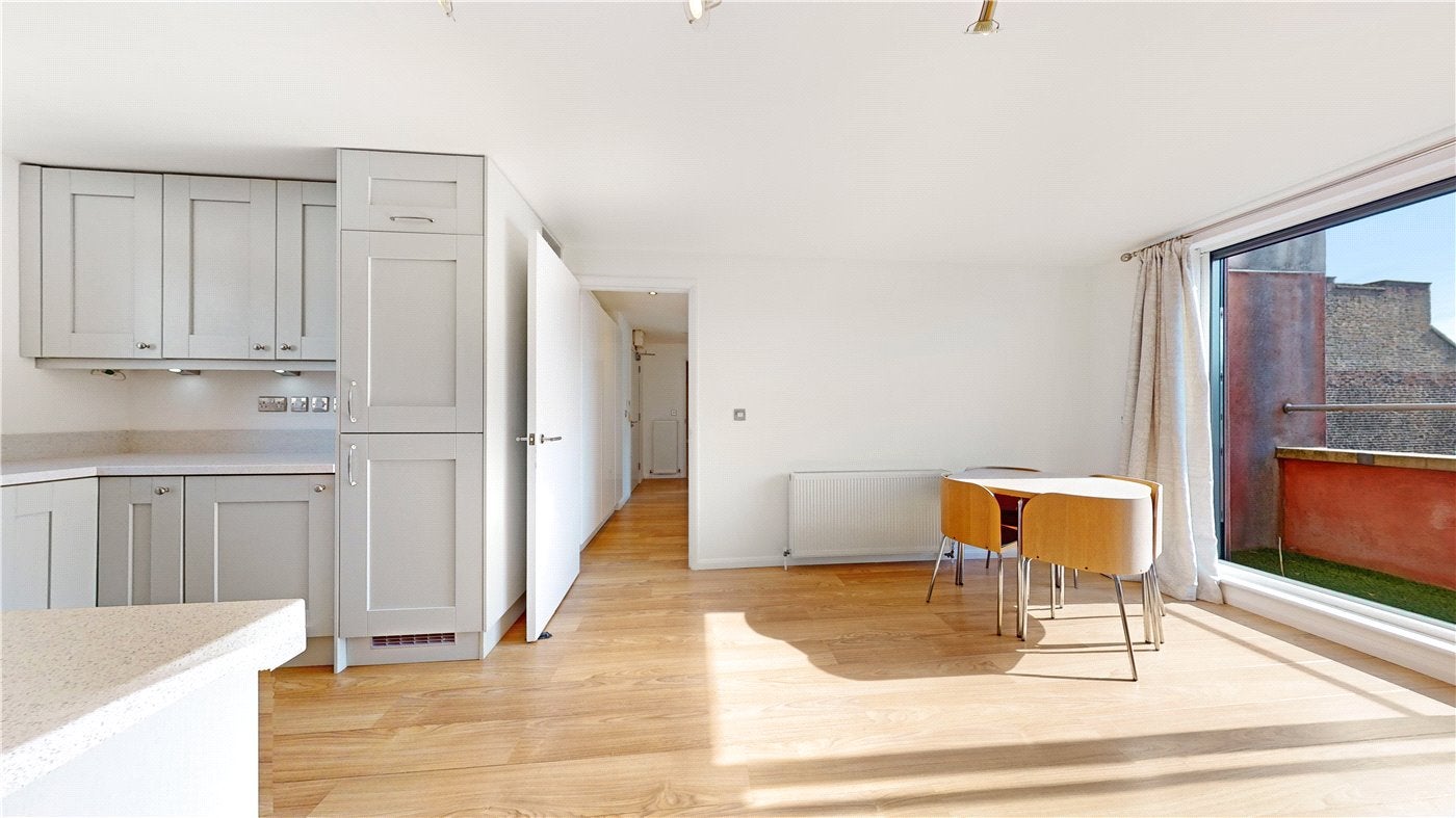 Flat York Way in Greater London