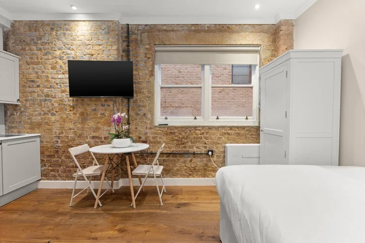 Room Curtain Road in Greater London