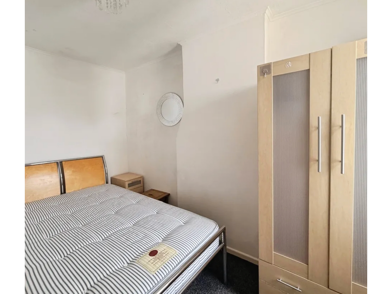 Flat Melbourne Avenue in Greater London