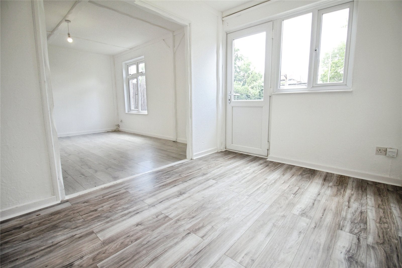 House Montsale in Basildon