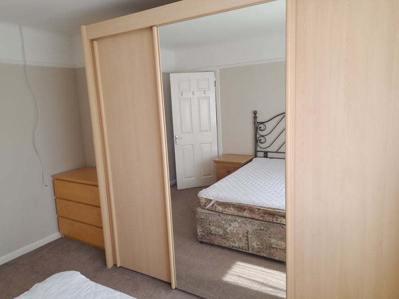 Room Blandford Road in Poole