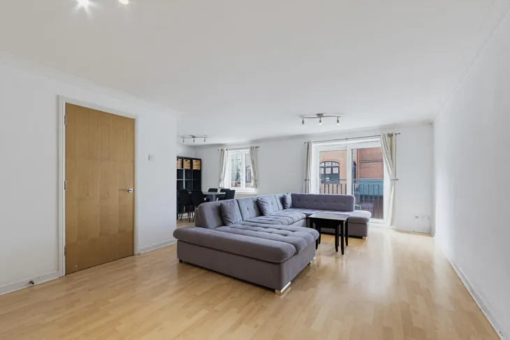 Flat Spert Street in Greater London