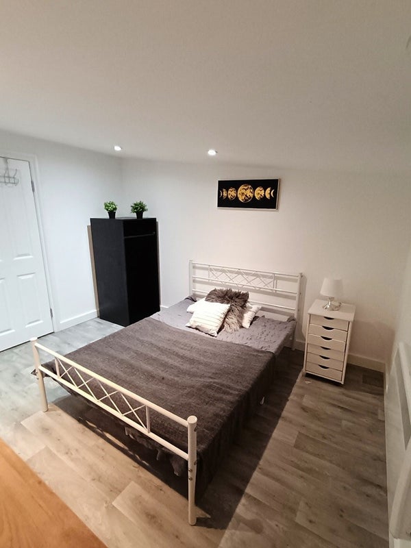 Flat Parchmore Road in Greater London