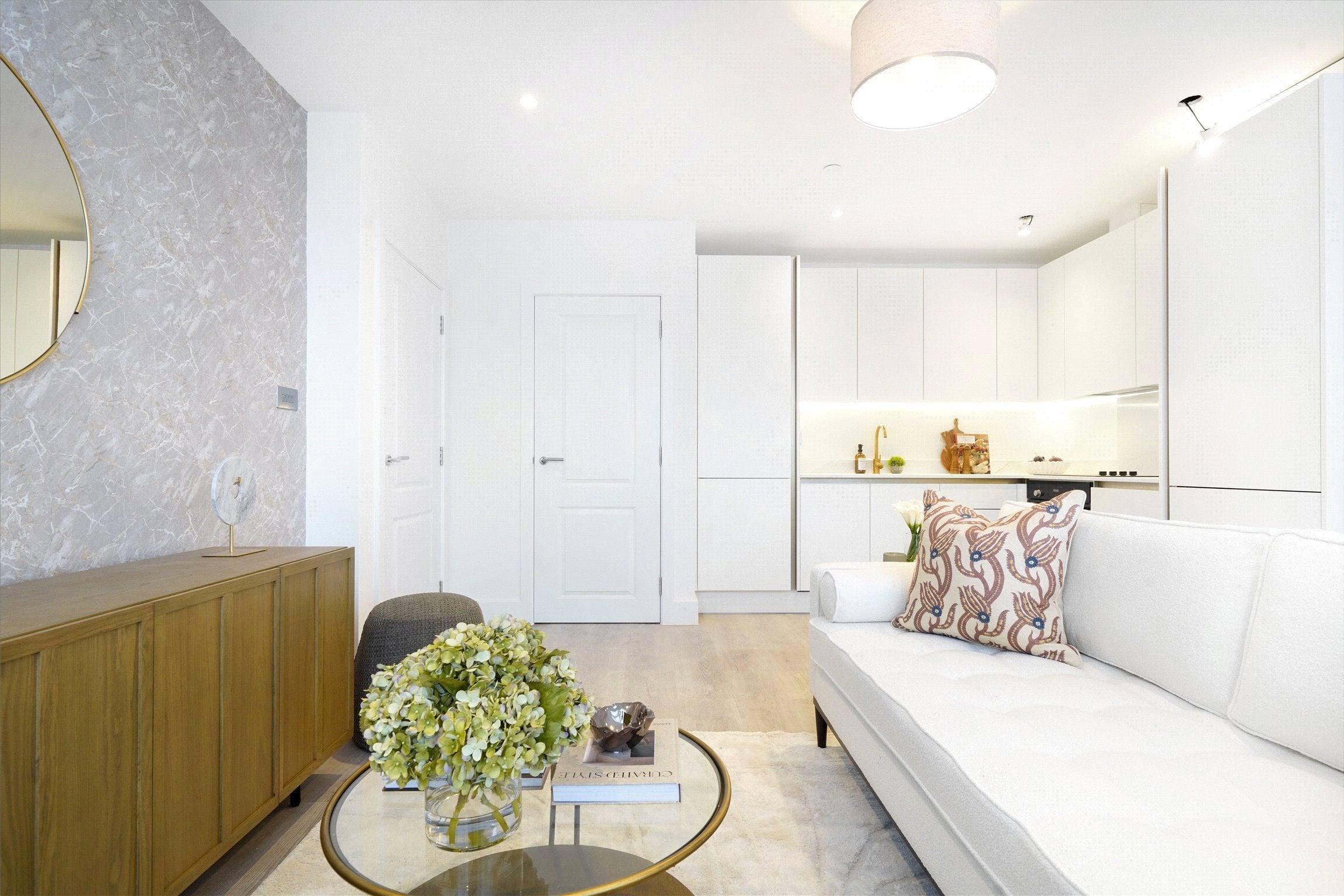 Flat Streatham High Road in Greater London