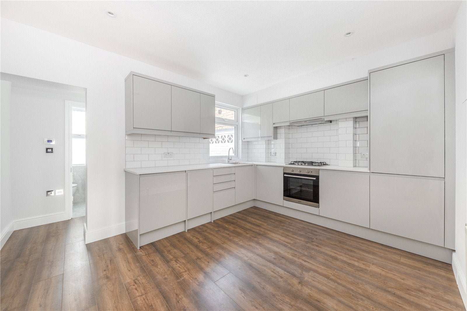Flat Ashbourne Terrace in Greater London