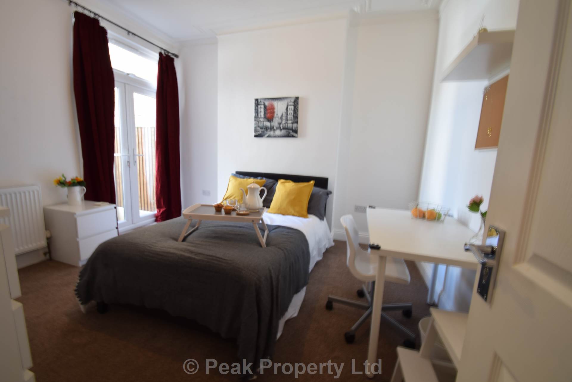 Room Portland Avenue in Southend-on-Sea