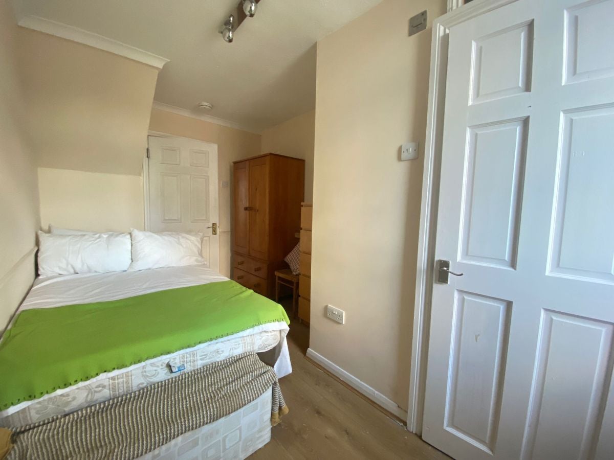 Room Stebondale Street in Greater London