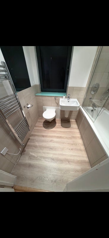 Flat Meanwood Road in Leeds