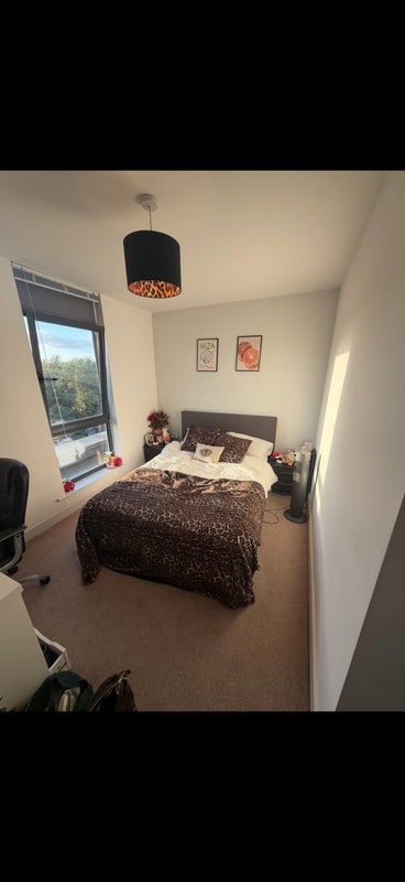 Flat Meanwood Road in Leeds