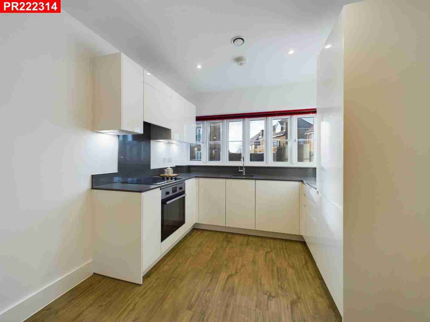 Flat Grandstand Road in Epsom