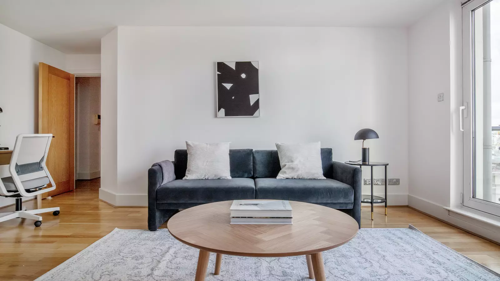 Flat Bridgefoot in Greater London