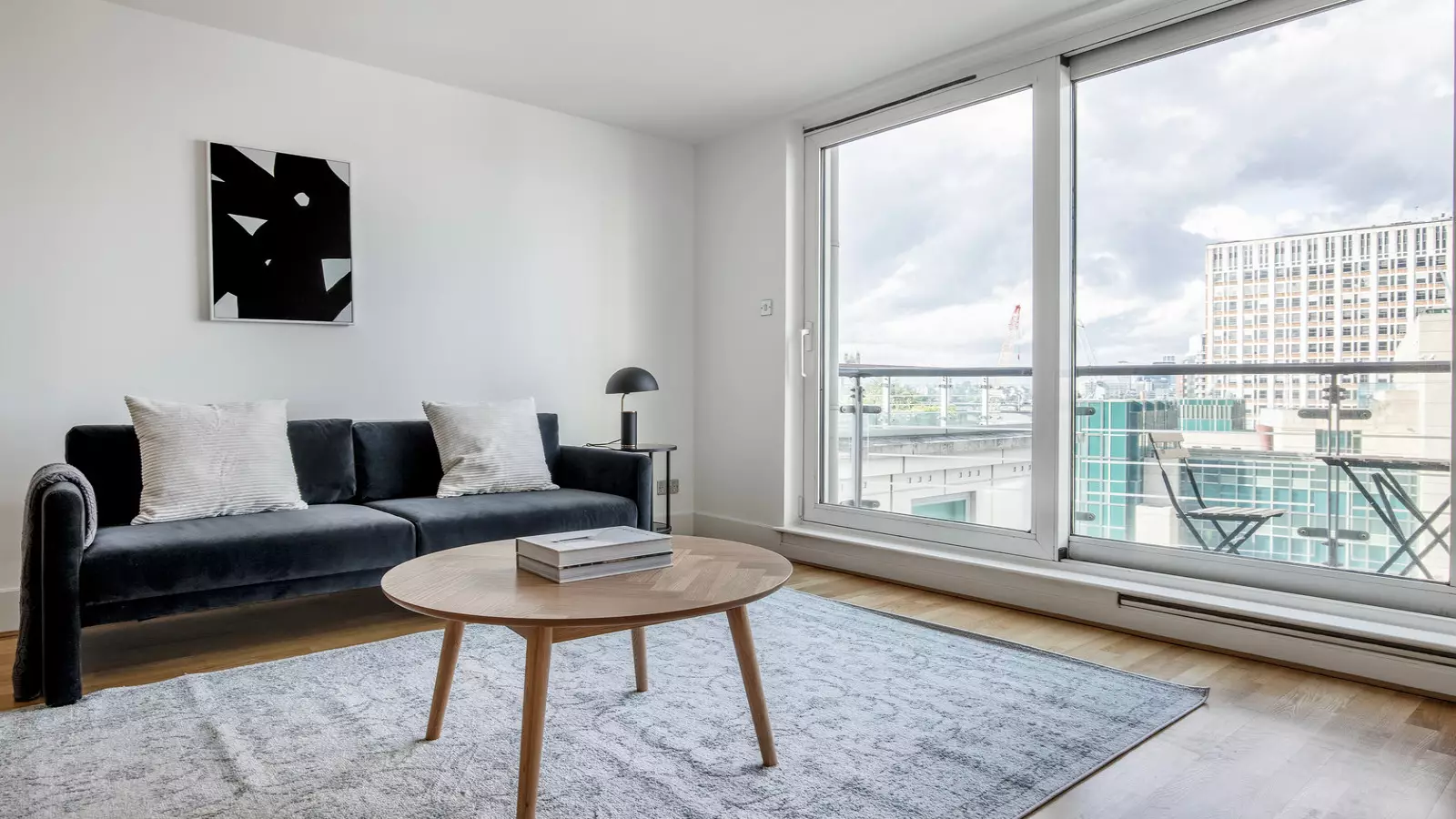 Flat Bridgefoot in Greater London
