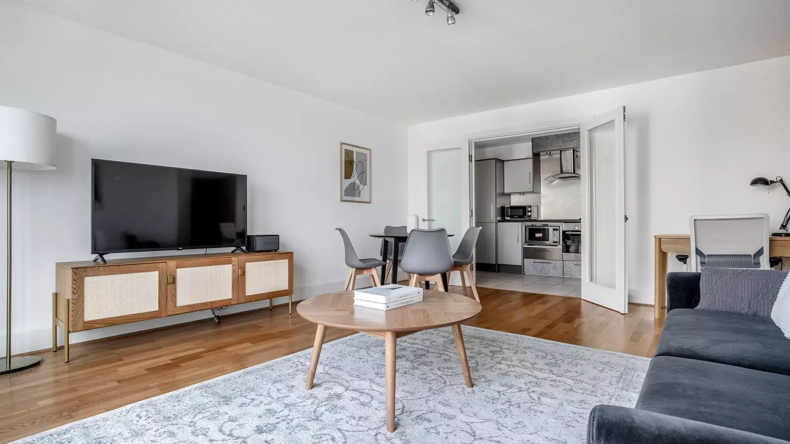 Flat Bridgefoot in Greater London