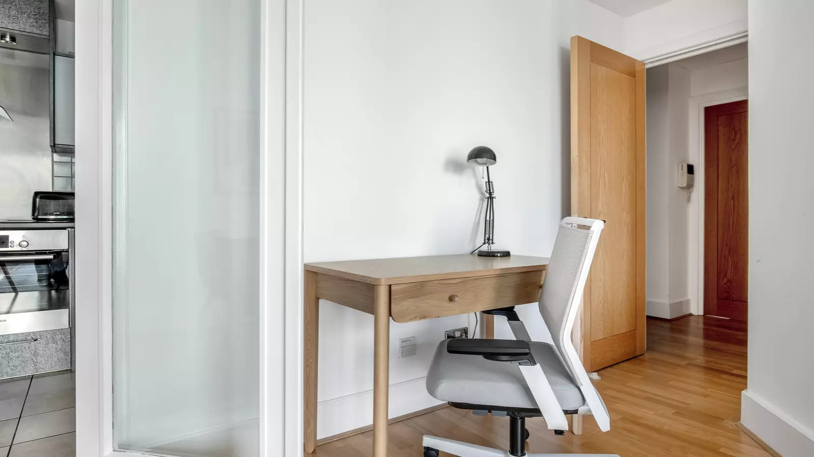 Flat Bridgefoot in Greater London