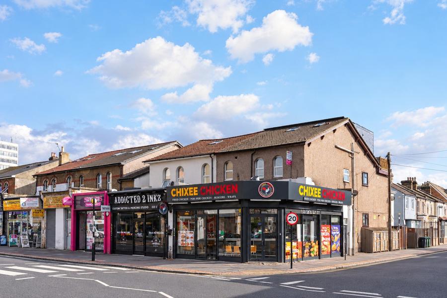 Flat Brigstock Road in Greater London