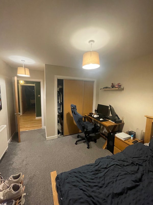 Room Firpark Court in Glasgow