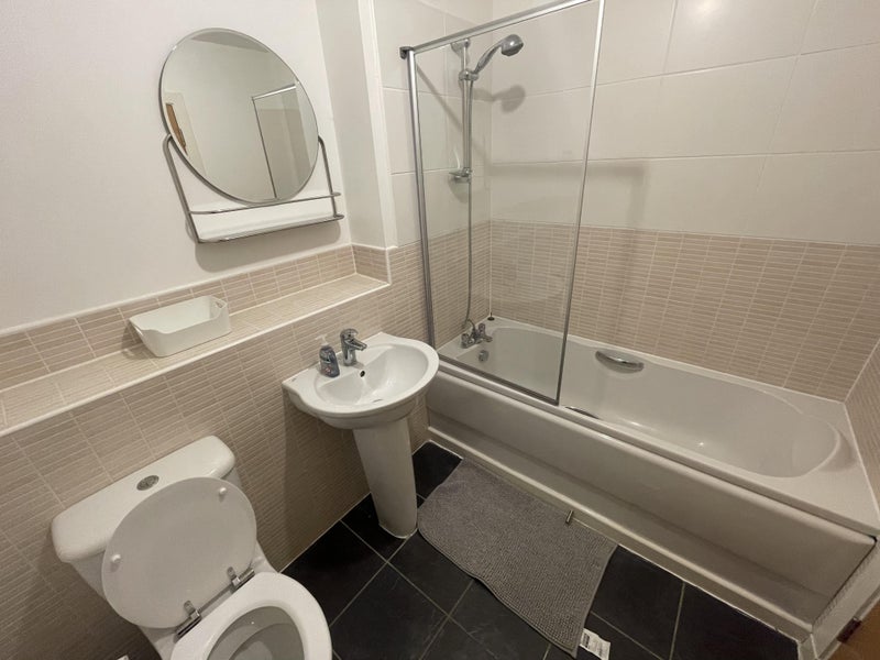 Room Firpark Court in Glasgow