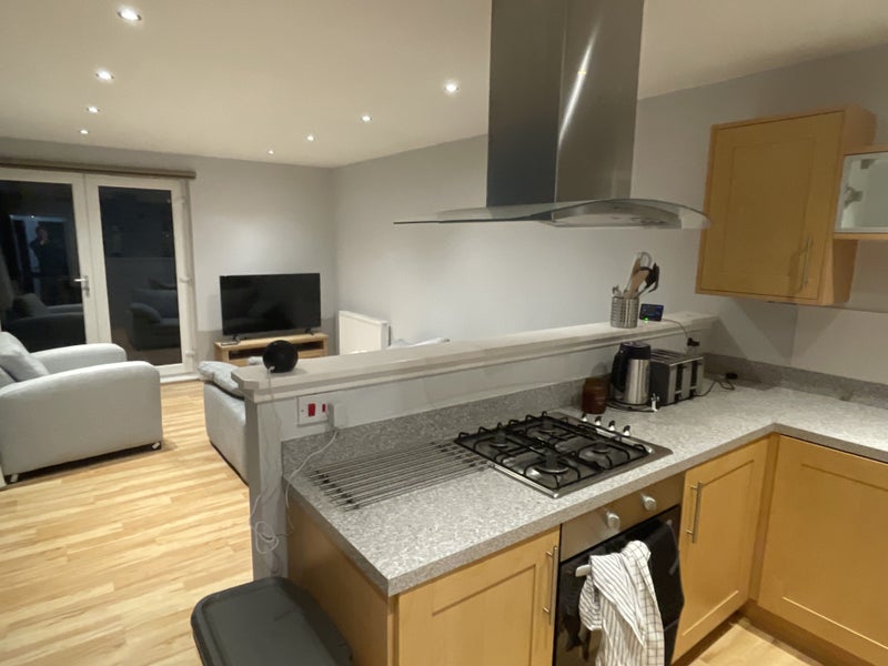 Room Firpark Court in Glasgow