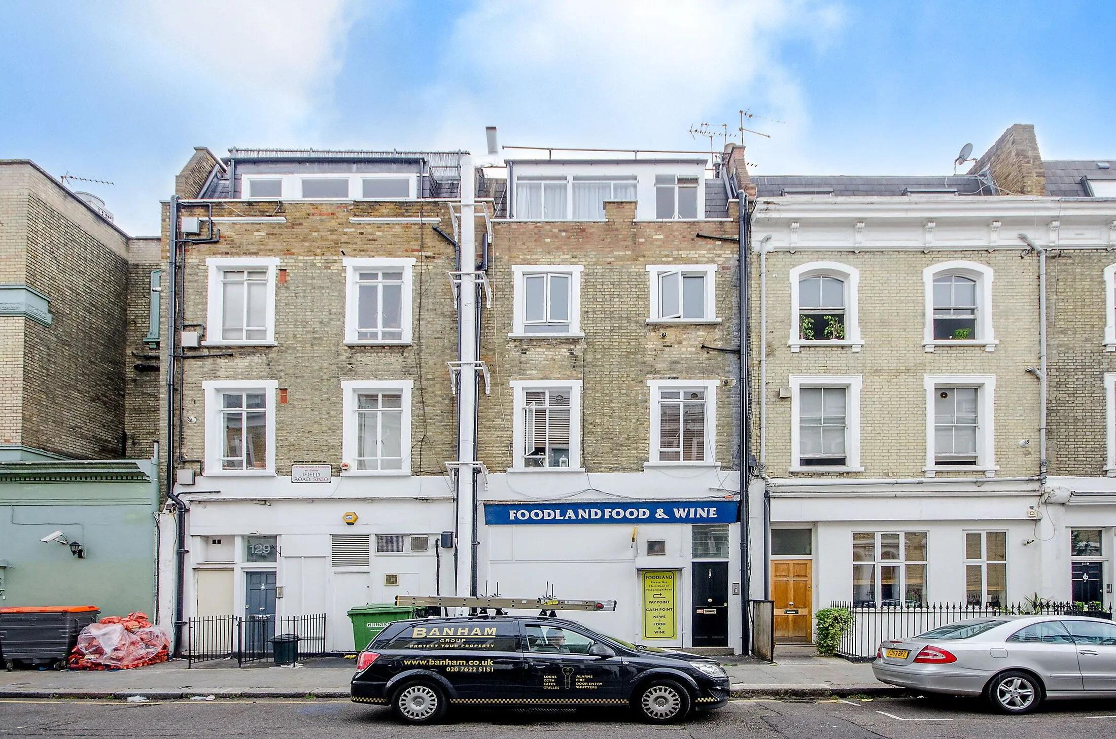 Flat Ifield Road in Greater London