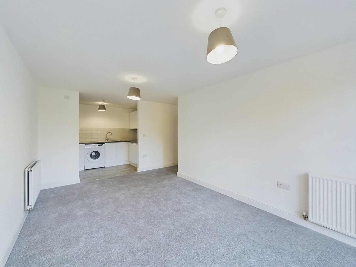 Flat Commonwealth Drive in Crawley
