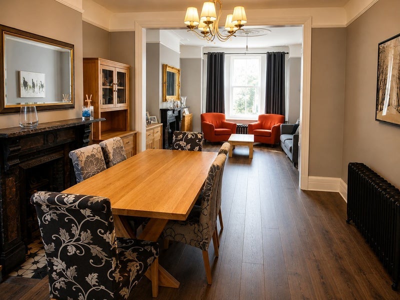 Room Elms Crescent in Greater London