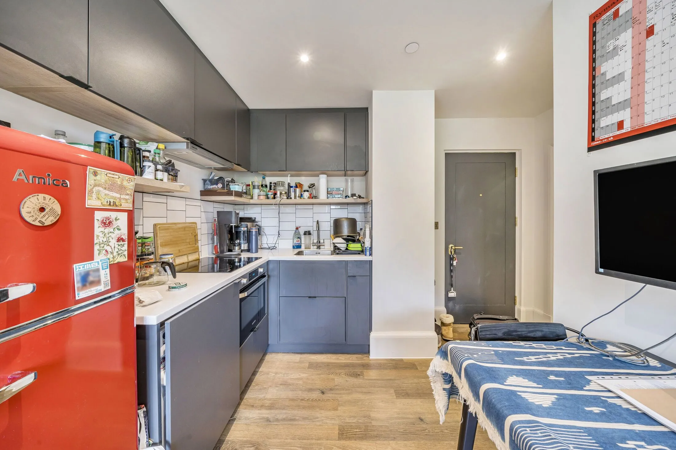 Flat Shakespeare Road in Greater London