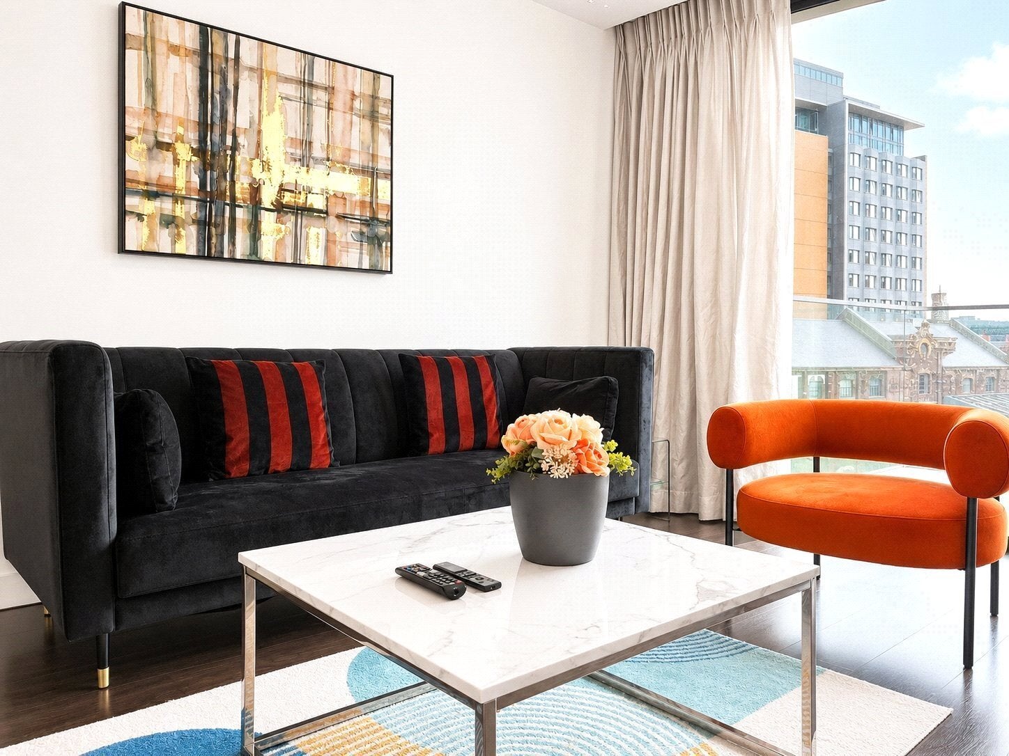 Flat Alie Street in Greater London