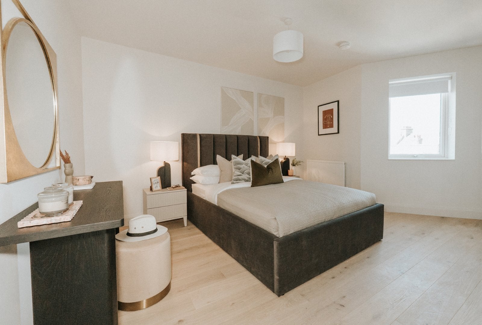 Flat Clapham High Street in Greater London