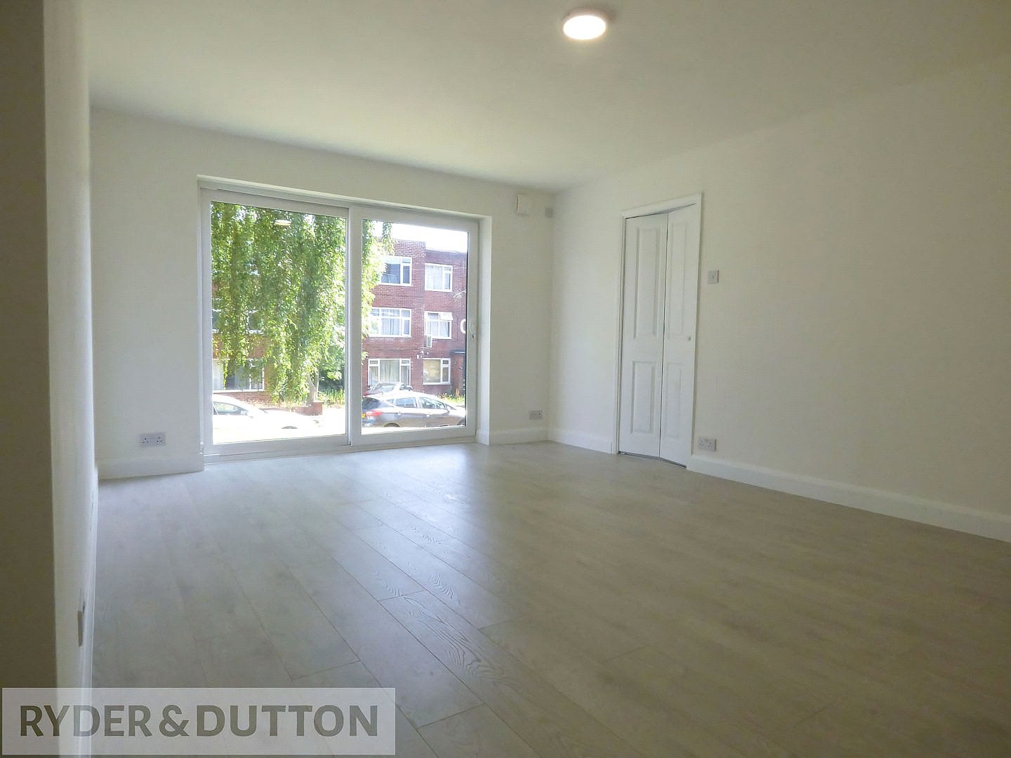 Flat Baguley Crescent in Bury