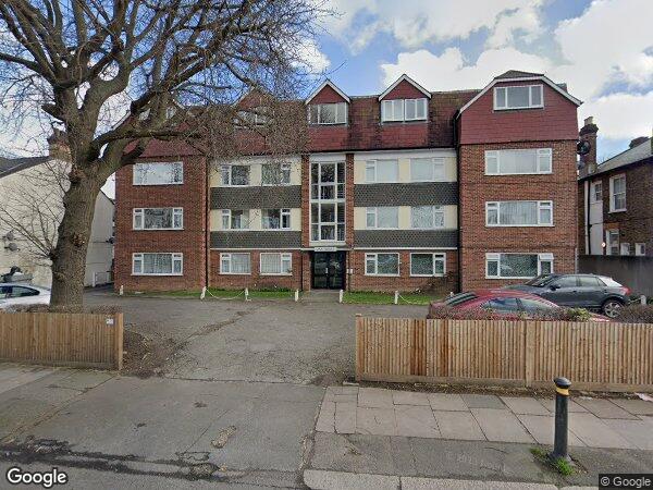 Flat Croydon Road in Greater London