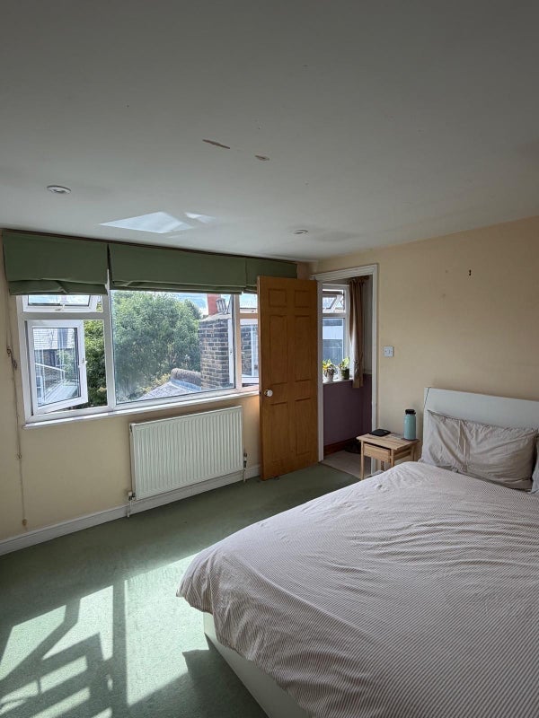 Room Cicada Road in Greater London