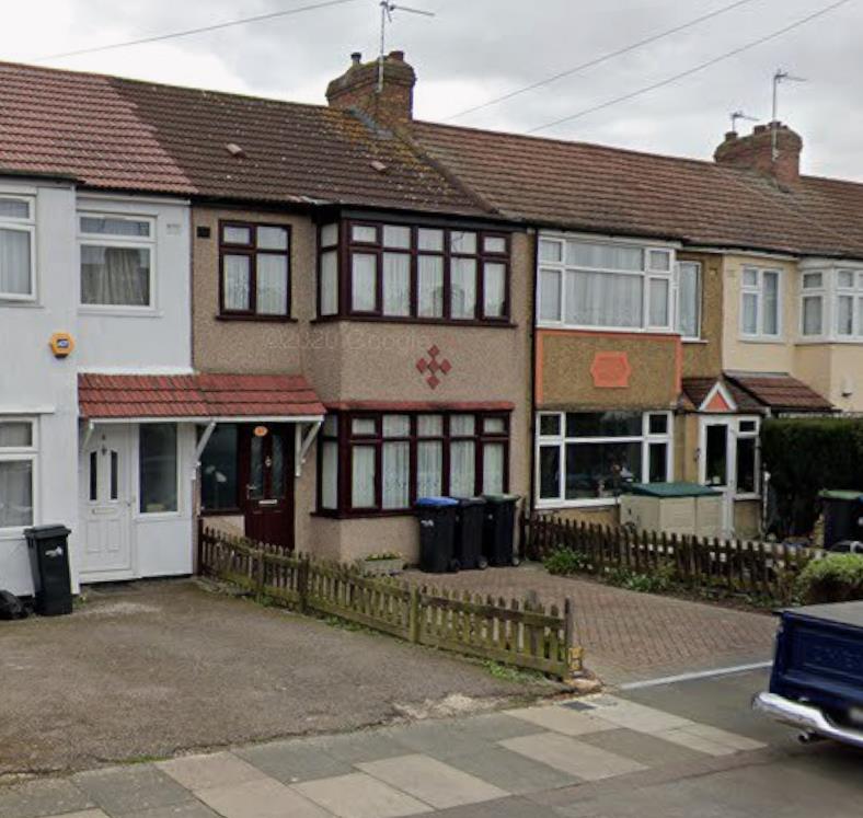 House Dell Road in Greater London