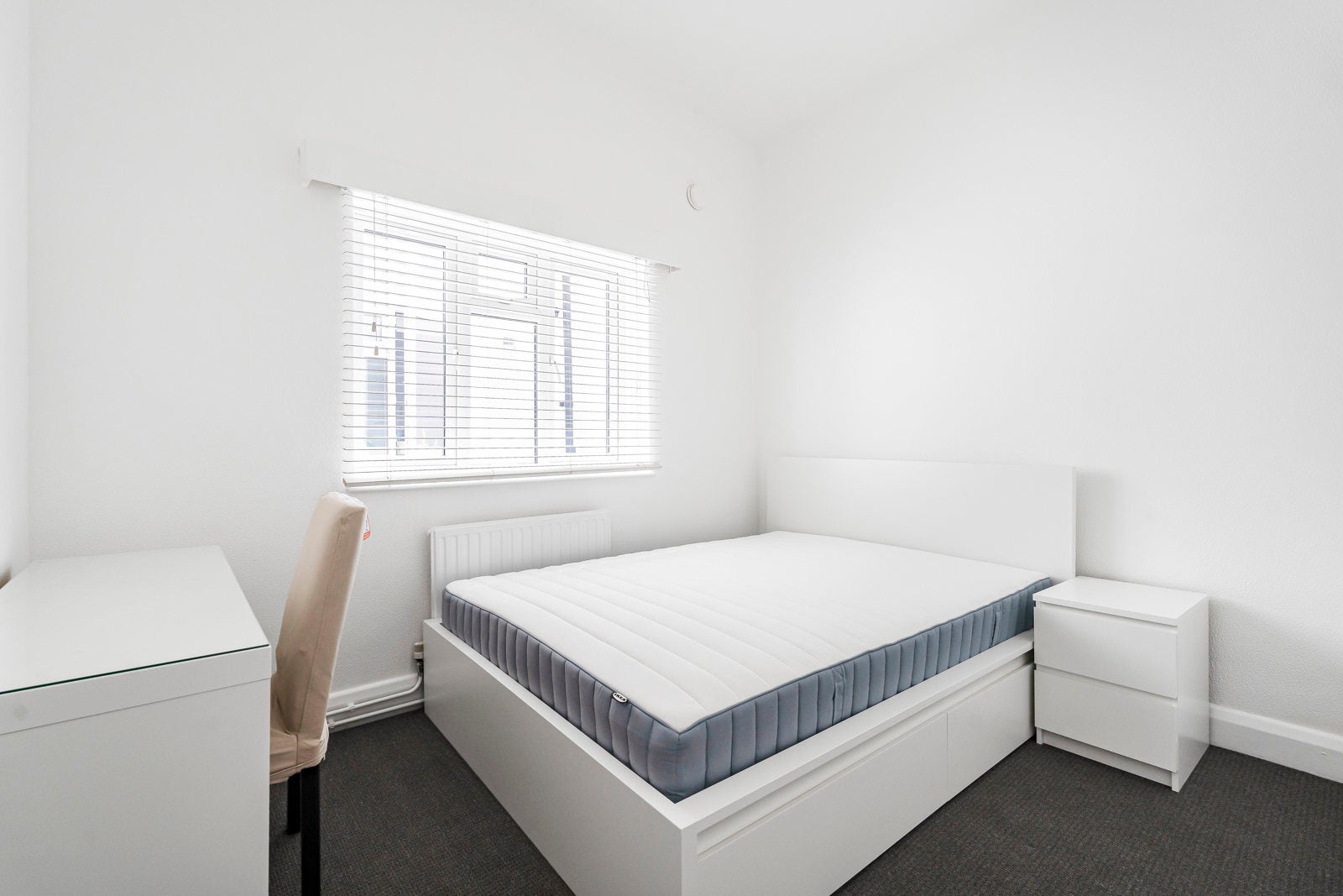 Flat Kennington Lane in Greater London