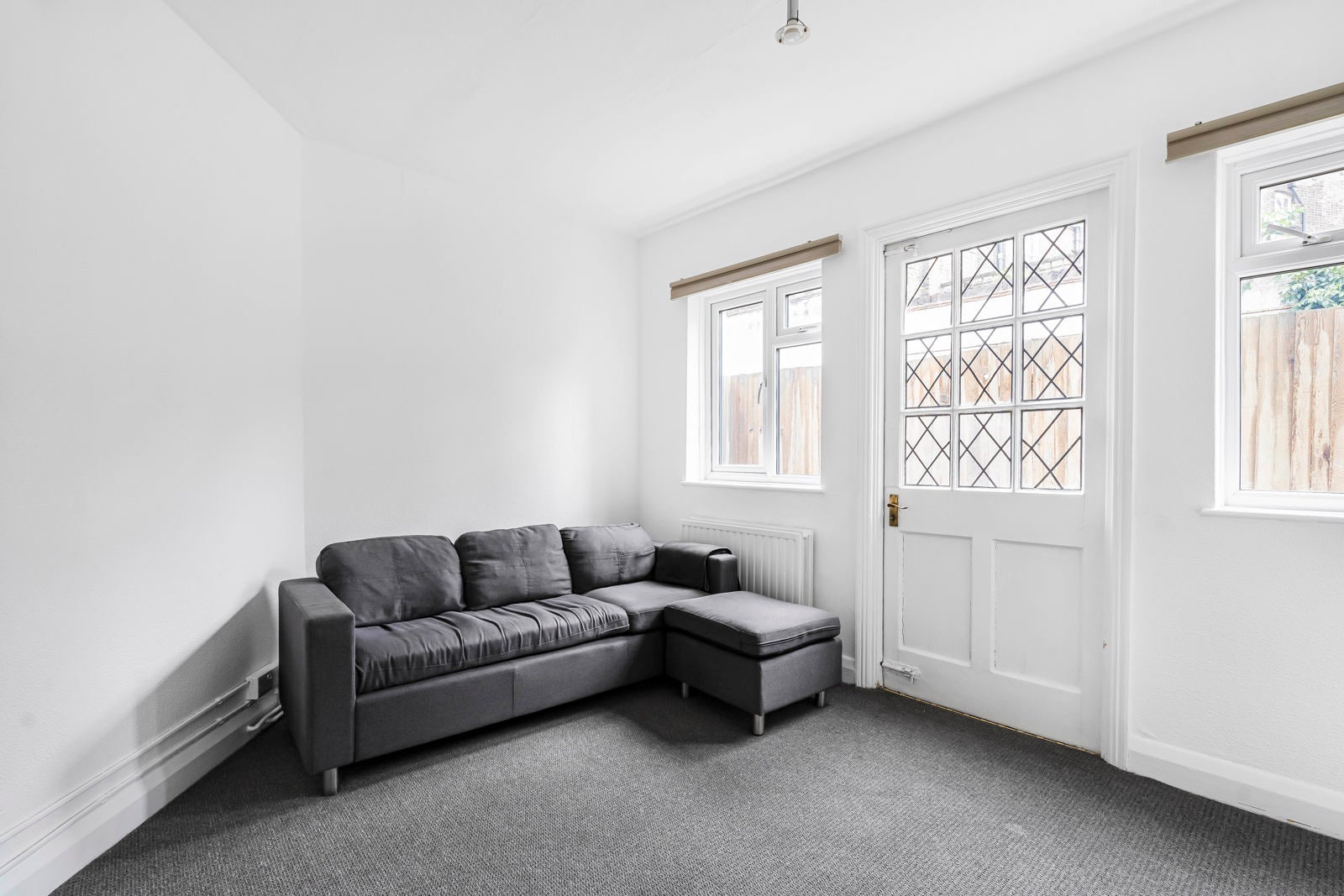 Flat Kennington Lane in Greater London