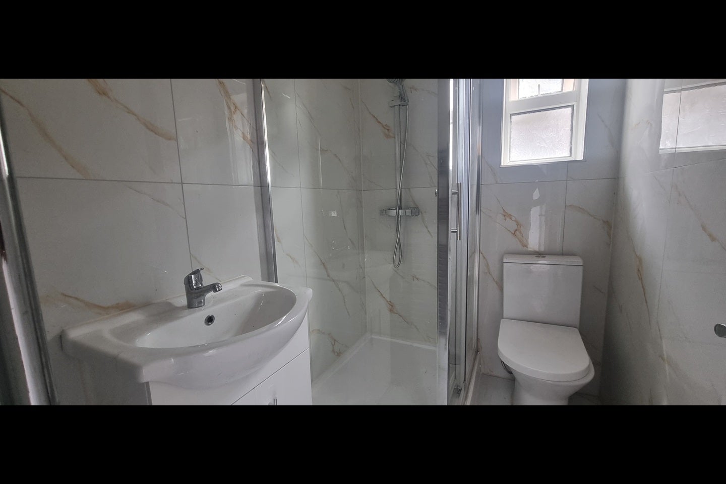 Flat Grosvenor Road in Greater London