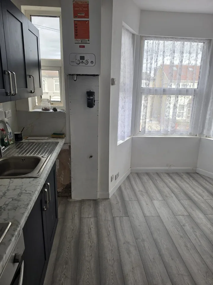 Flat Grosvenor Road in Greater London