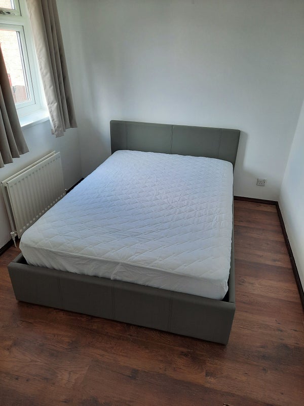 Room Ferngill Close in Nottingham
