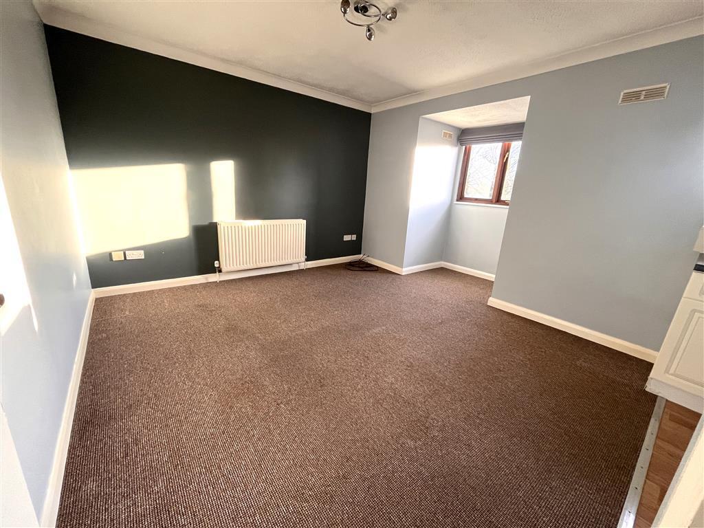 Flat Gordon Court in Fenland District