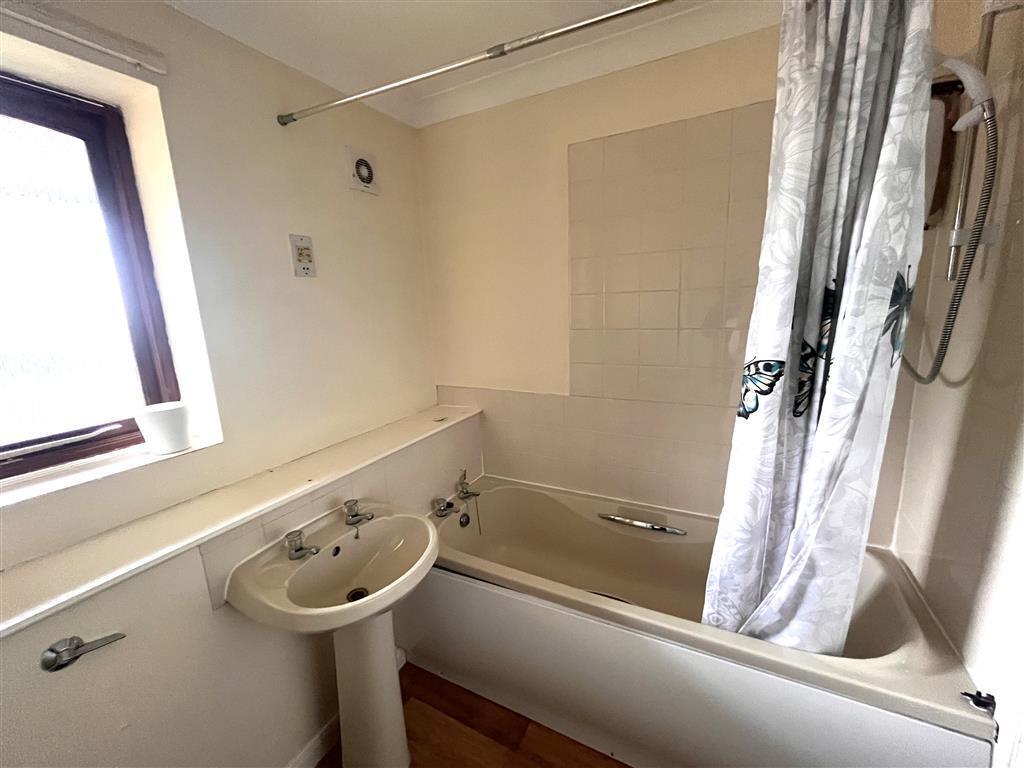 Flat Gordon Court in Fenland District