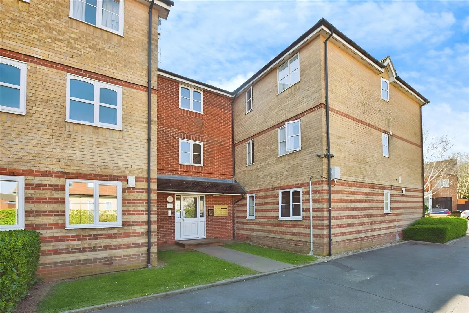 Flat Lucas Gardens in Greater London