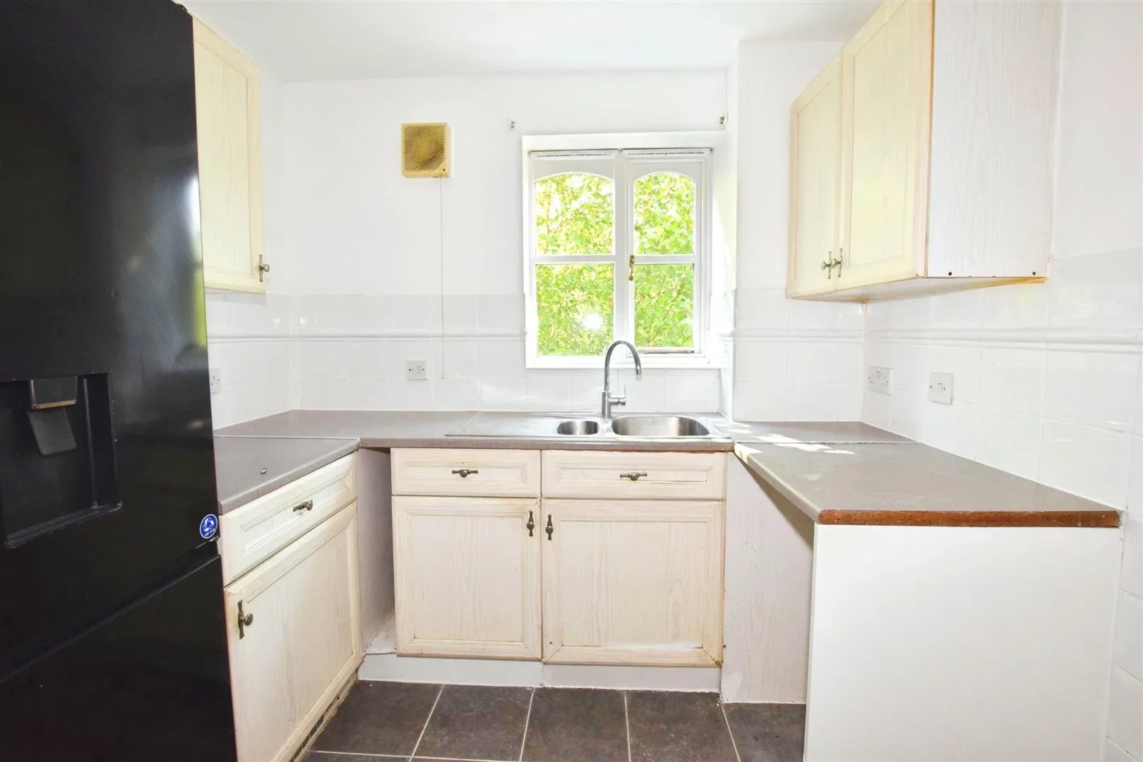 Flat Lucas Gardens in Greater London
