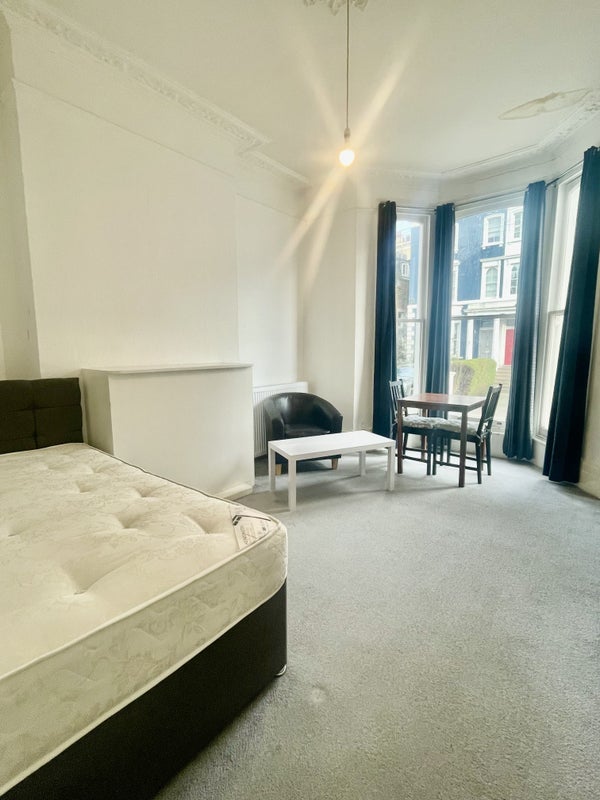Room Earl's Court Gardens in Greater London