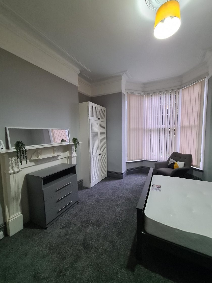Flat Sketty Road in Swansea