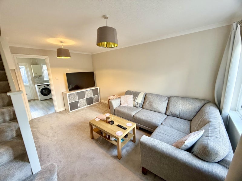 Room Maidenbower Drive in Crawley