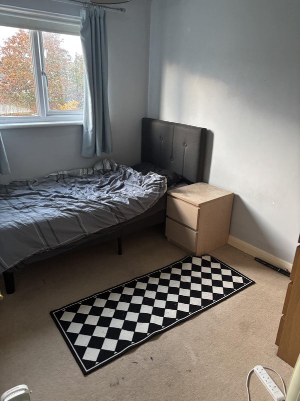 Room Mitchell Road in Poole