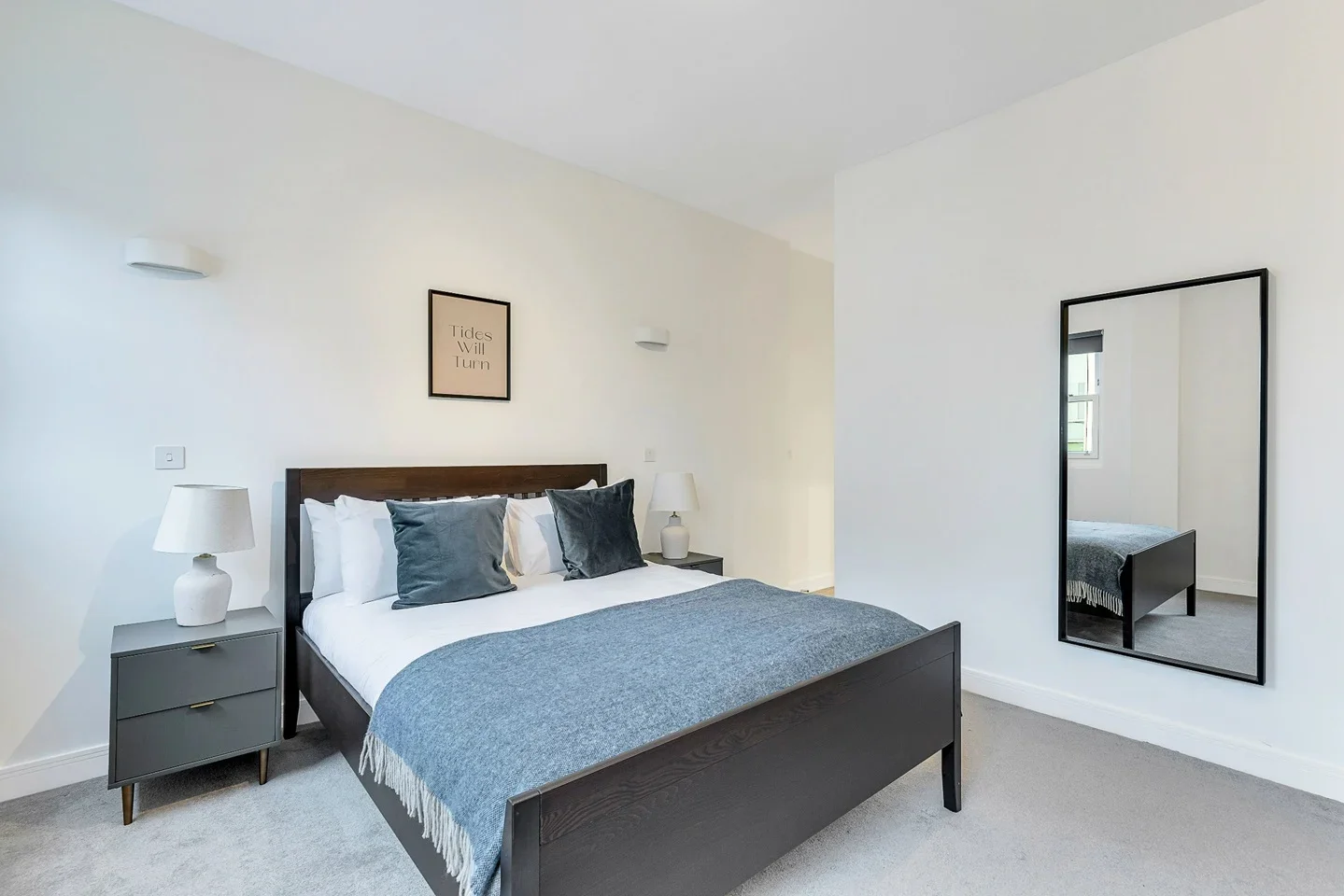 Flat Chiswick High Road in Greater London