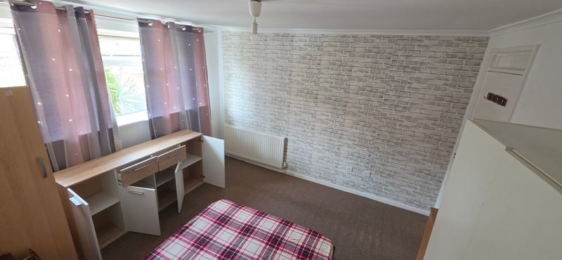 Room Darwell Close in Greater London