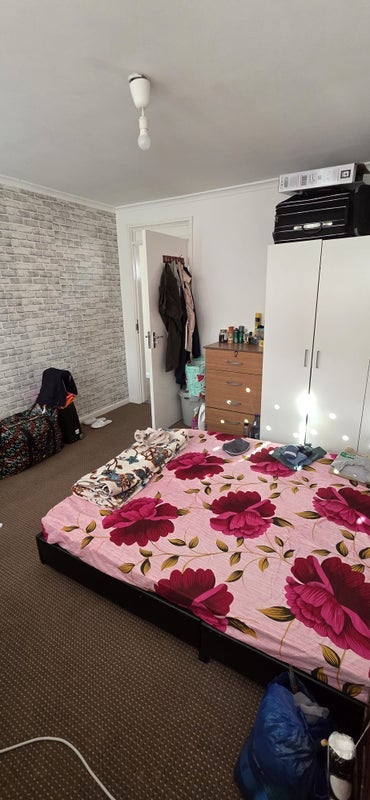 Room Darwell Close in Greater London